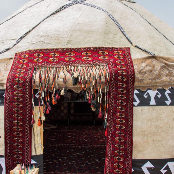 خيام الرمال الزاحفة